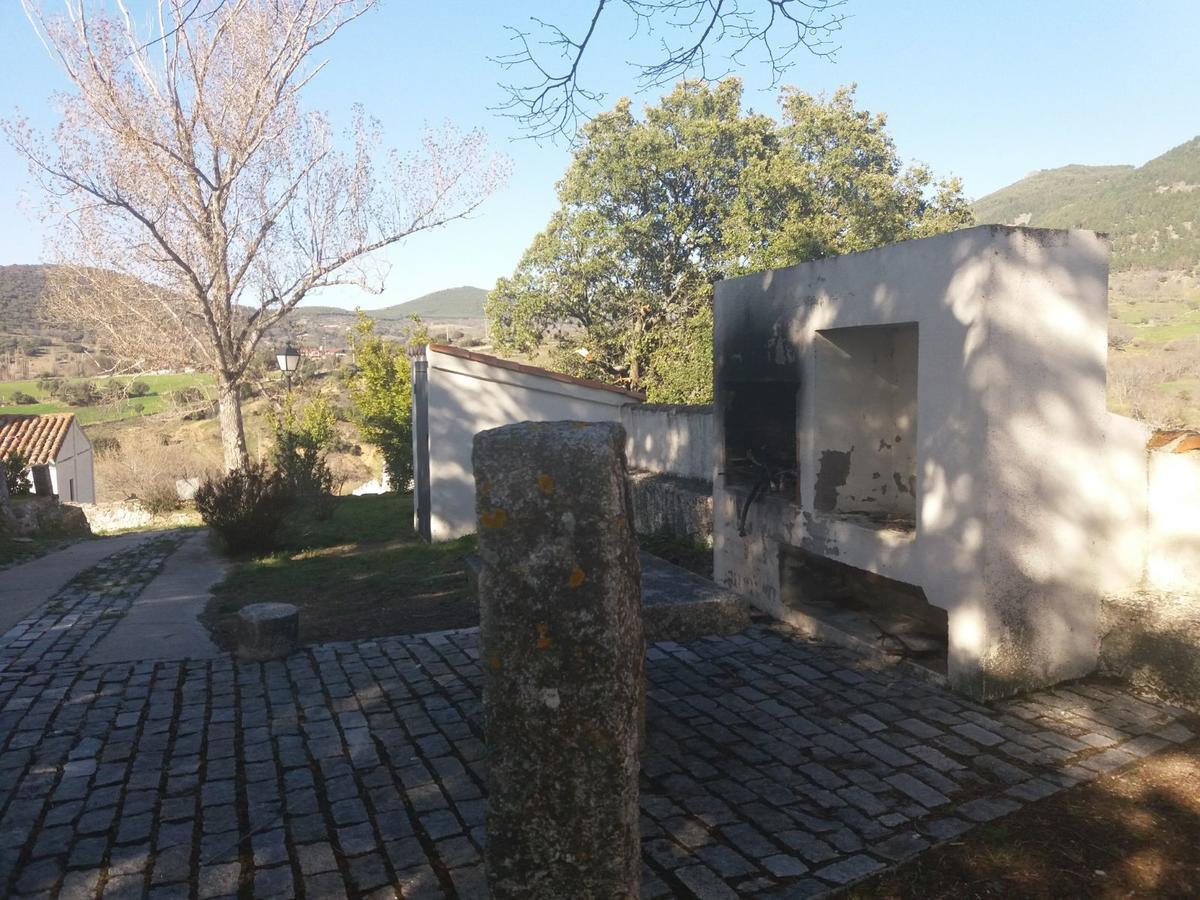 Casa Rural De Benjamin Palencia Villafranca de la Sierra Ngoại thất bức ảnh